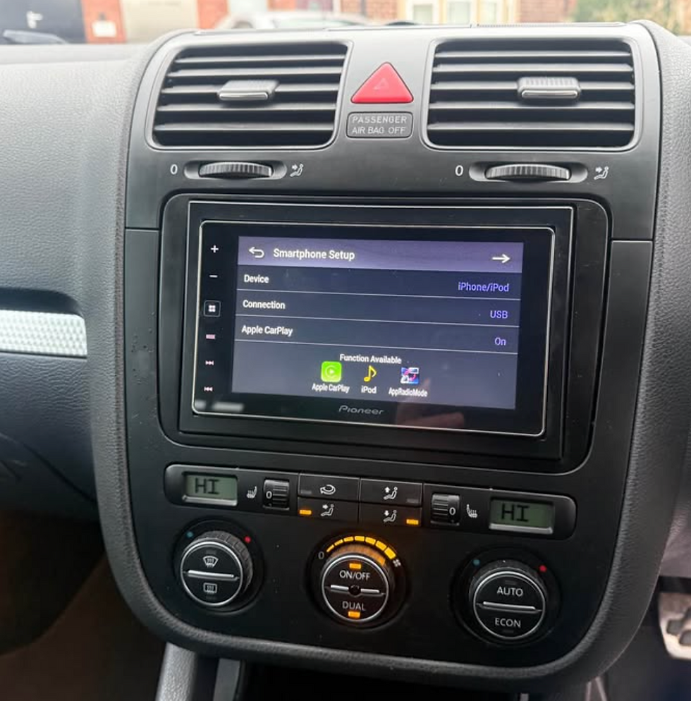 Thumbnail: 2006 Volkswagen Golf R32 3.2