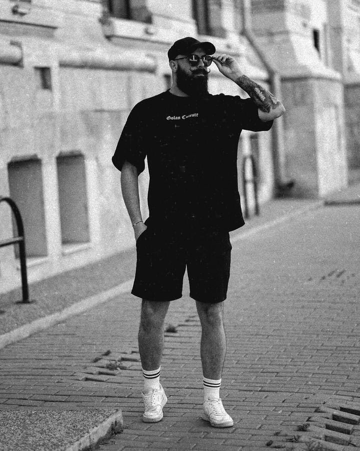 Миниатюра: All eyes on me