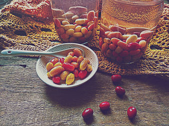 Sommergenuß mit falschen Oliven aus der Kornelkirsche