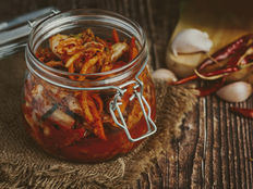 Kimchi aus den Schalen der Wassermelone