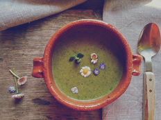 Ach du grüne Neune - Die 9 Kräuter oder Fastensuppe