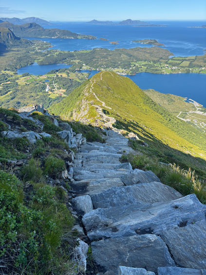 Wanderung Midsundtrappene Midsund