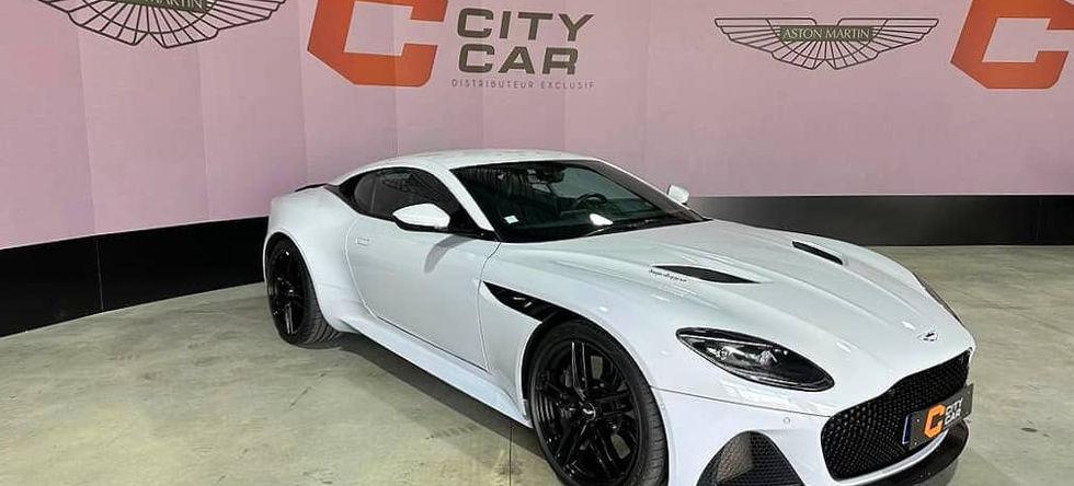 aston martin blanche vu de face