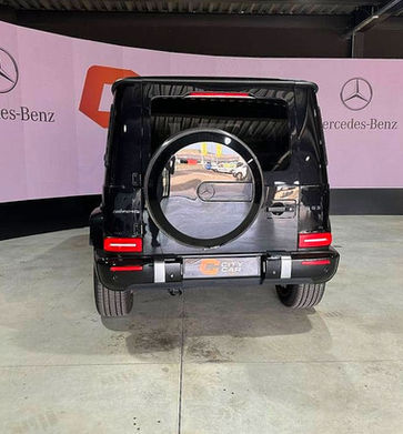 mercedes class g noir vu de l'arrière