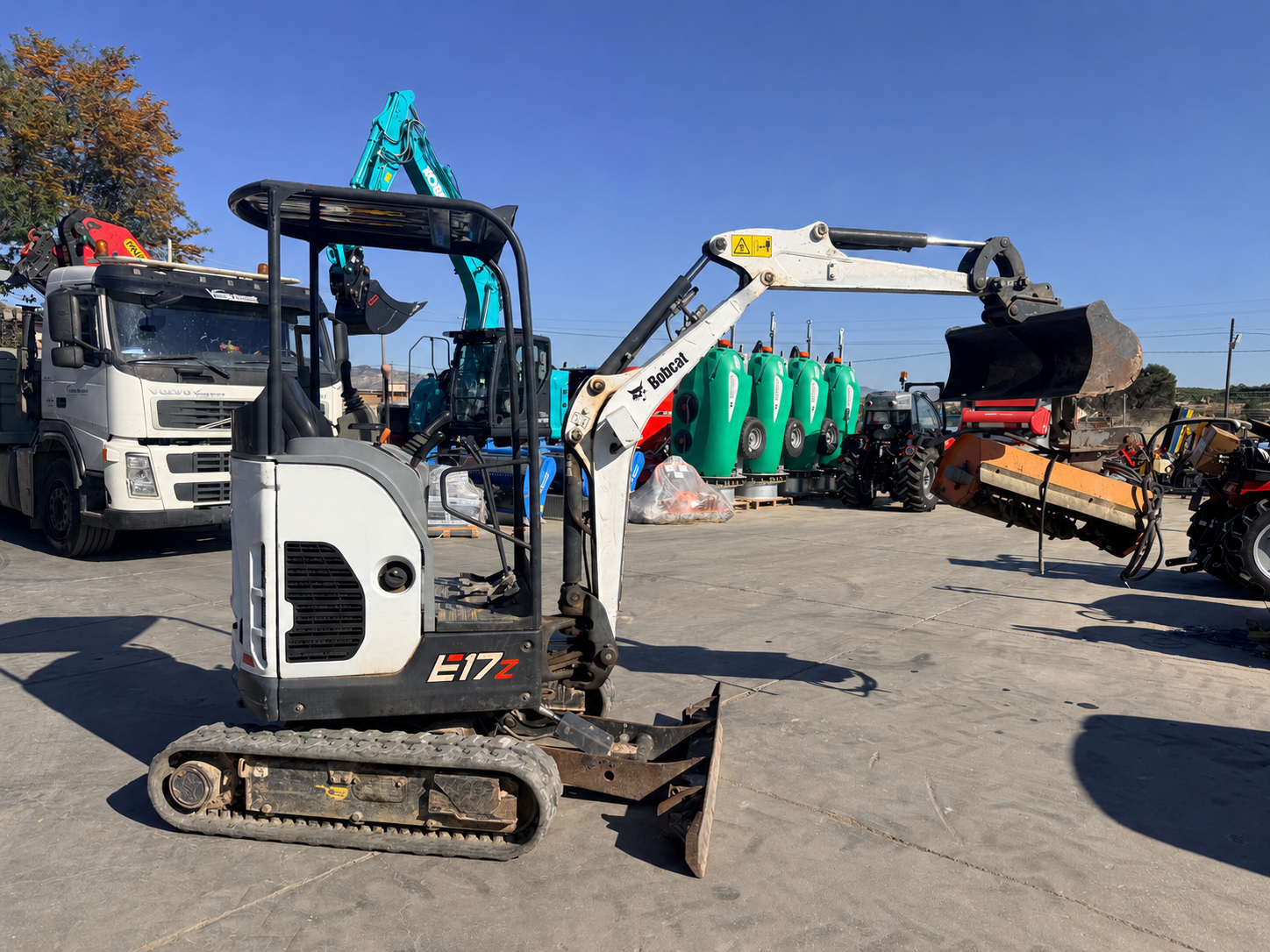 BOBCAT E17z – MINI ESCAVATORE COMPATTO