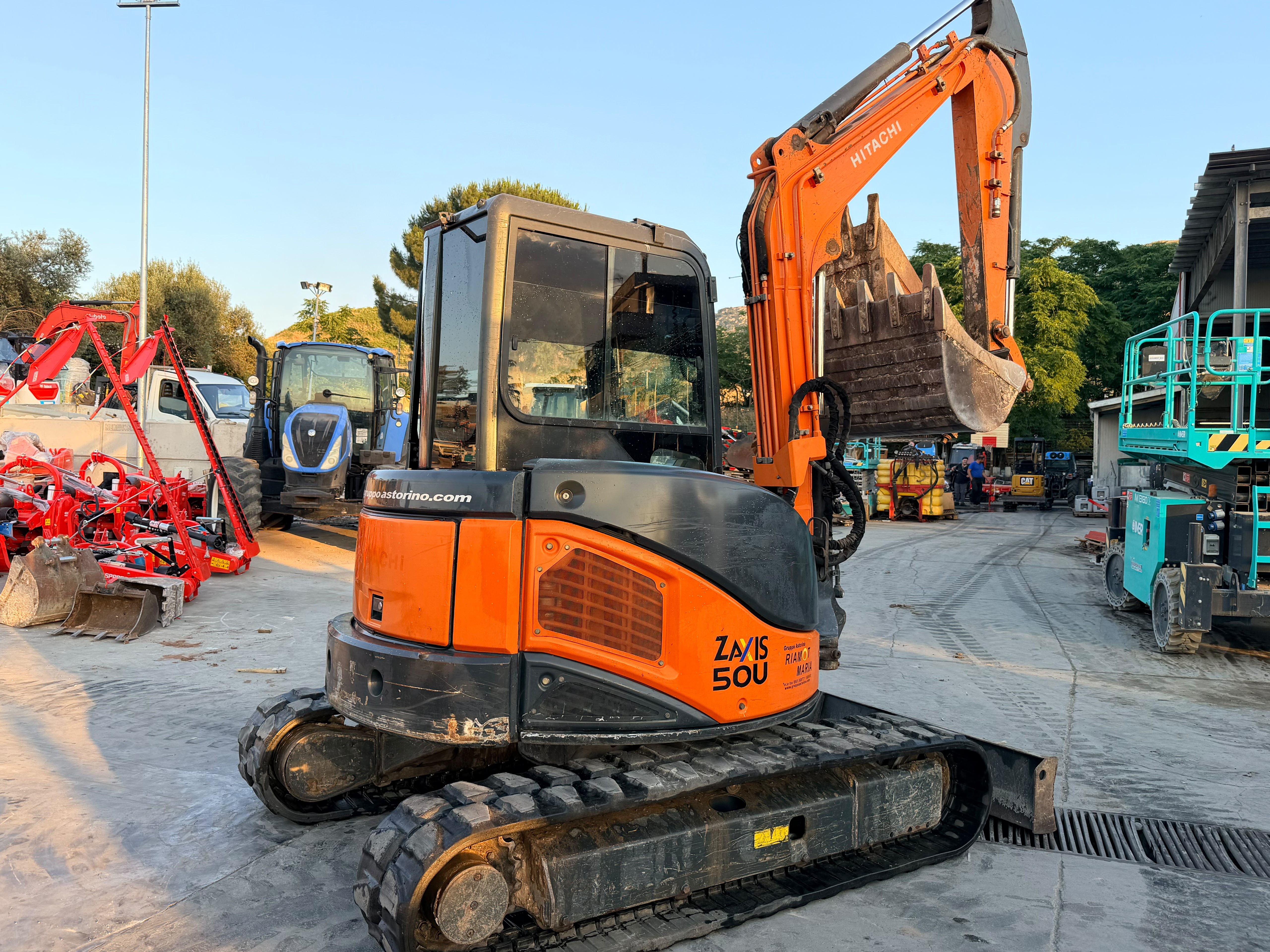 MINIESCAVATORE HITACHI ZAXIS 50U-2 USATO IN VENDITA