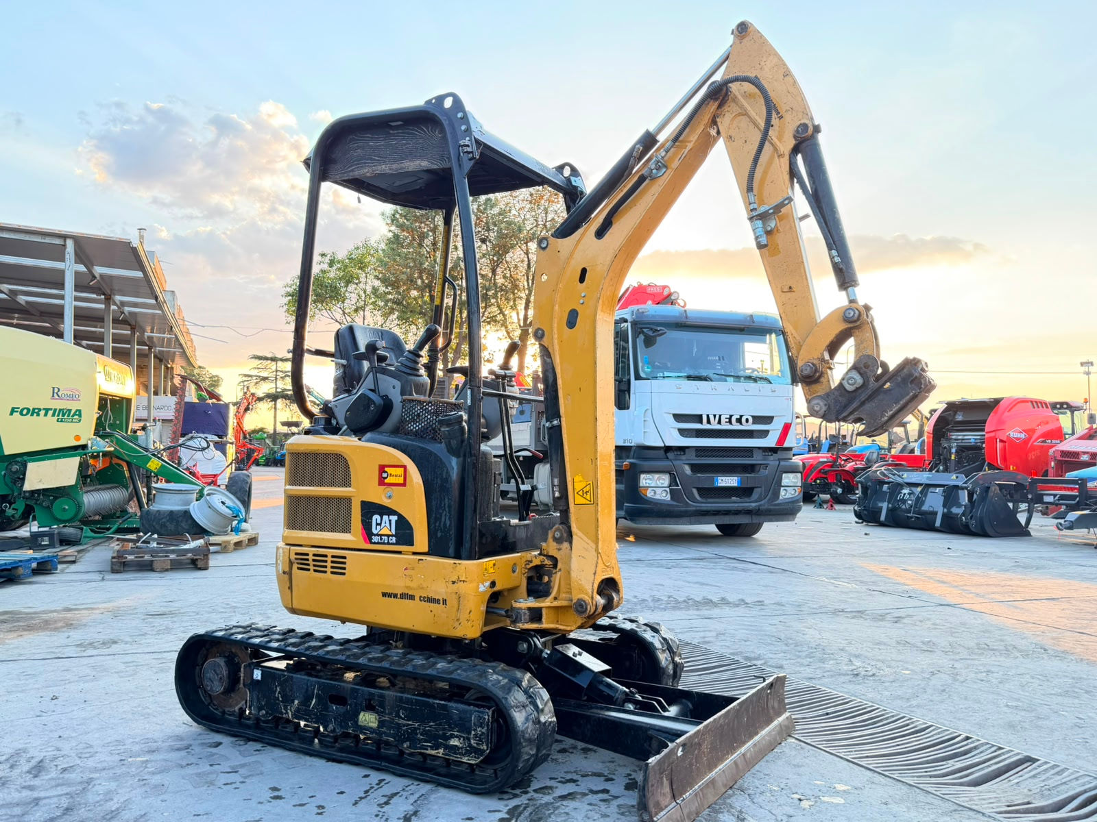 MINIESCAVATORE CATERPILLAR 301.7D CR USATO