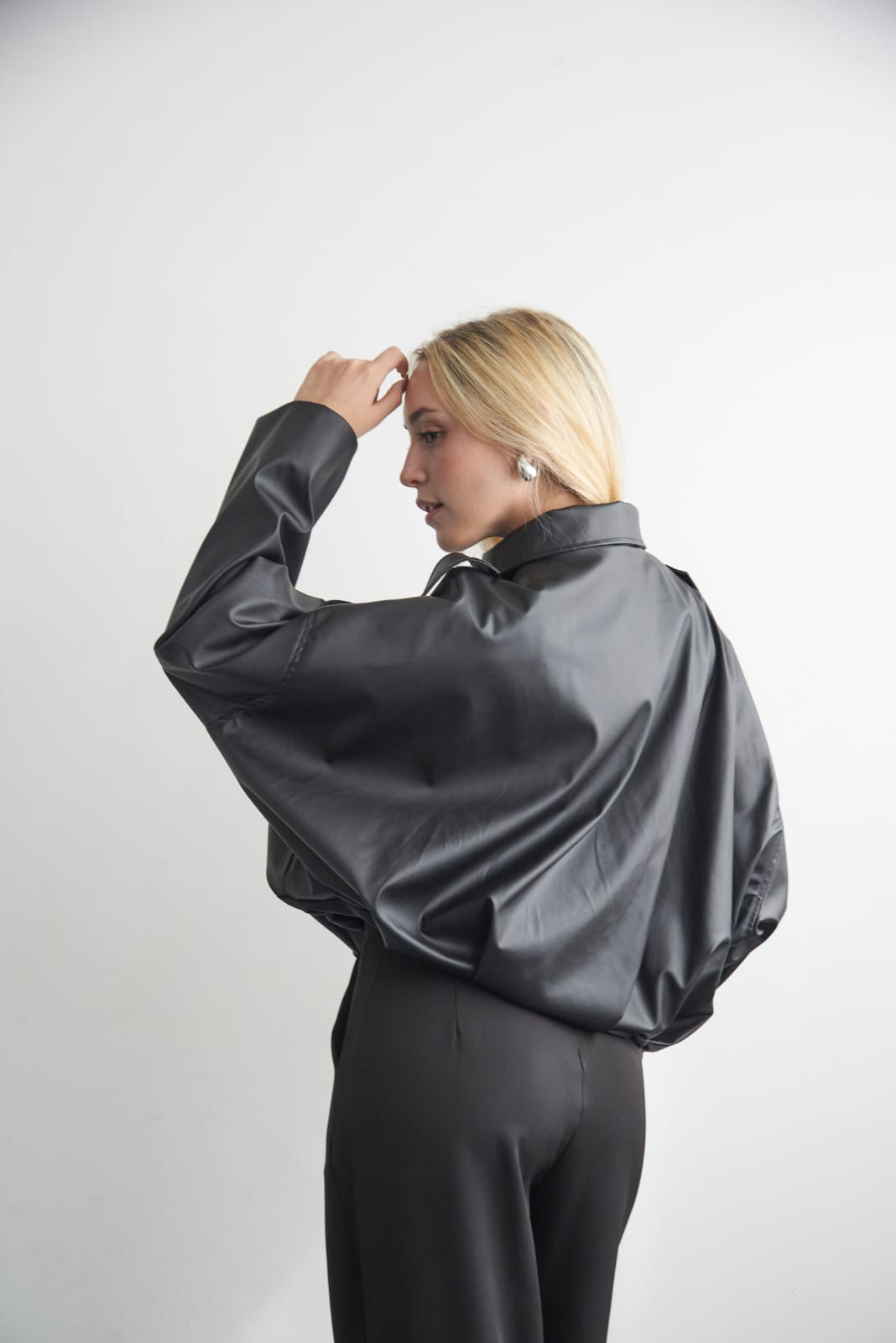 Campera Cuerina Globo