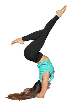 headstand PINCHA MAYURASANA FOREARM BALANCE