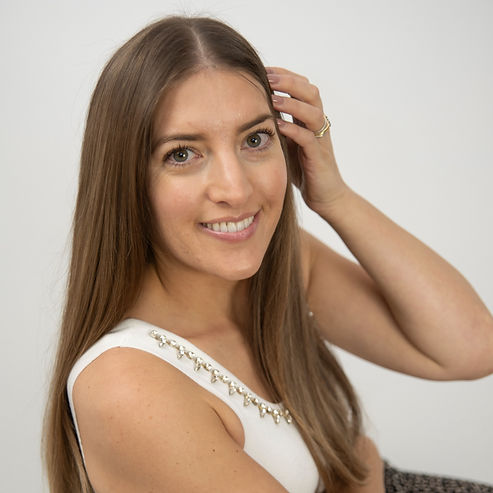 Headshot of Natalie Jaselsky, online counsellor and mentor covering health improvement, confidence building, relationship enhancement and financial empowerment.
