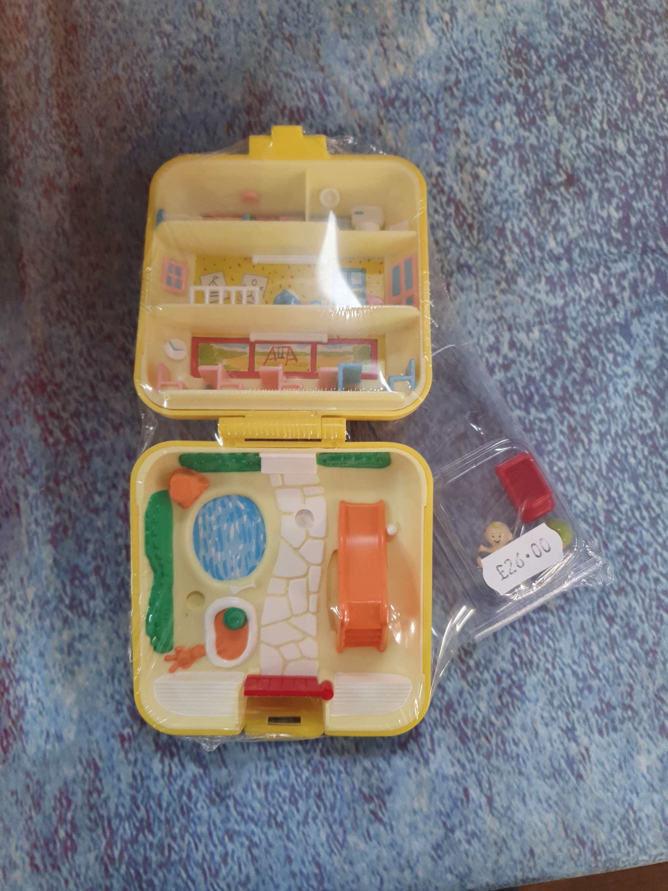 Polly Pocket Midge's Play School Nursery