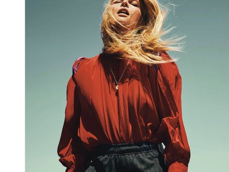 Editorial Latest Magazine / Julia L