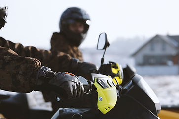 Les motoneigistes en plein air