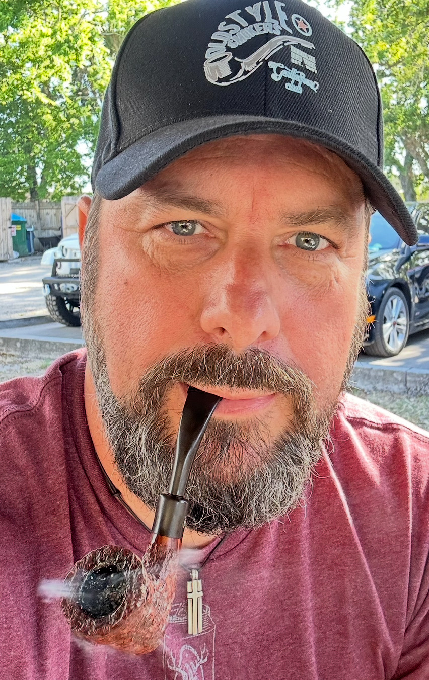 George VennesPortrait of licensed home inspector ready for remote consultation.
