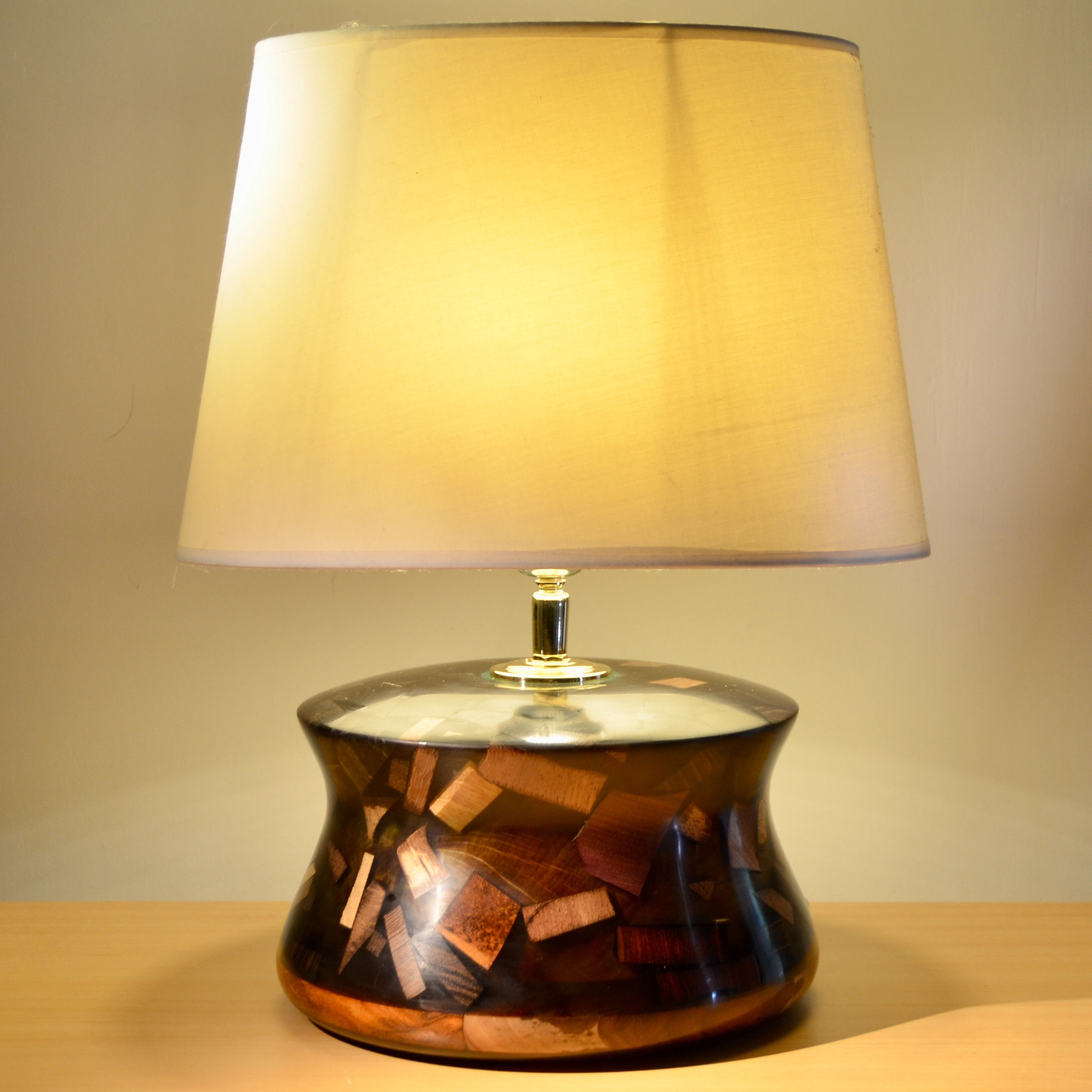 EPOXY + BOIS PRECIEUX. 489