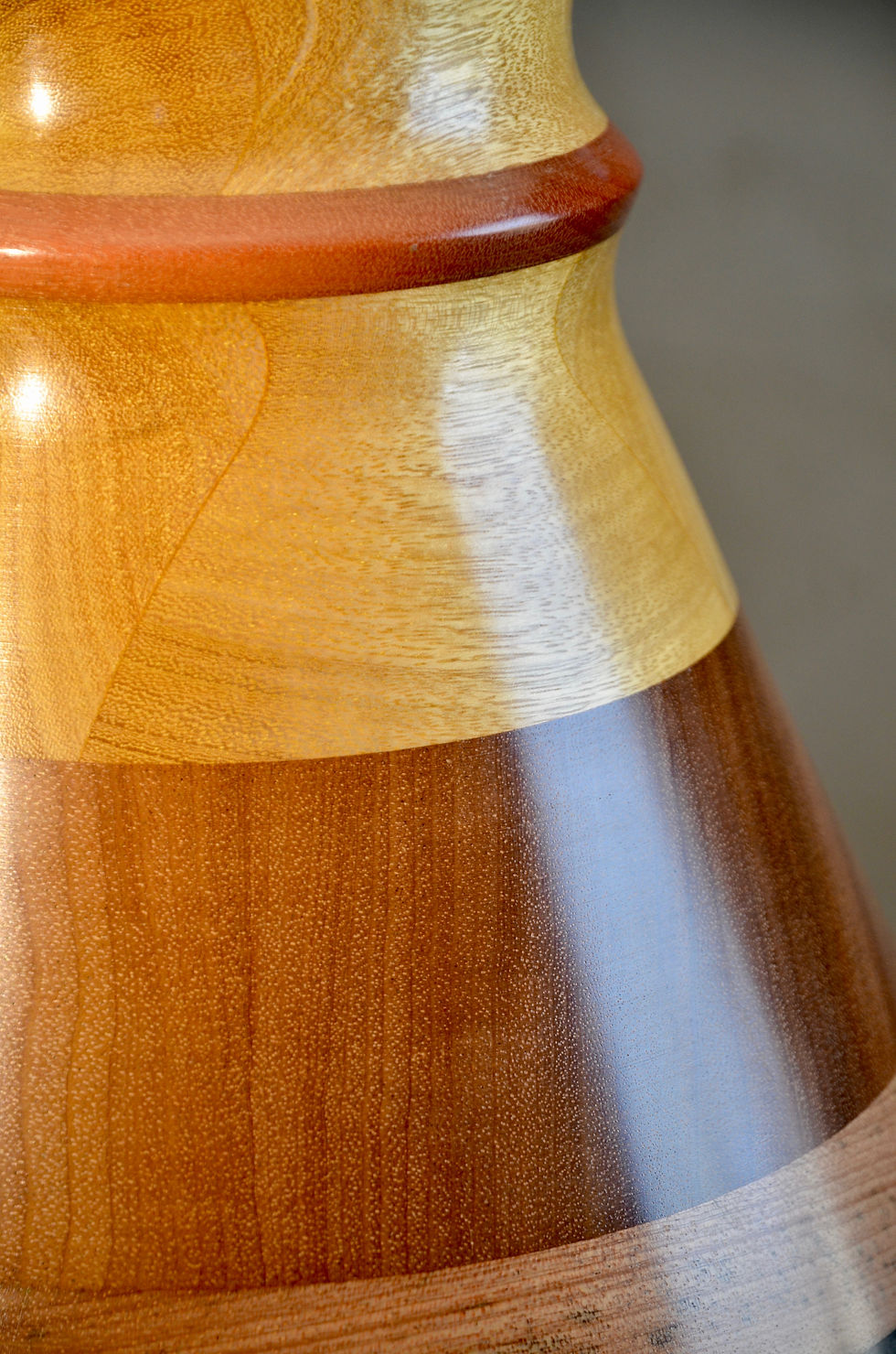 Miniature : Pied de lampe en Movingui. 351.