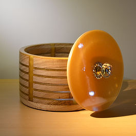 EPOXY + CHENE . OR

Mon site pieds de lampe:
https://www.sergealbo.fr/

Mes vidéos Youtube
https://www.youtube.com/c/SergeAlbo/videos