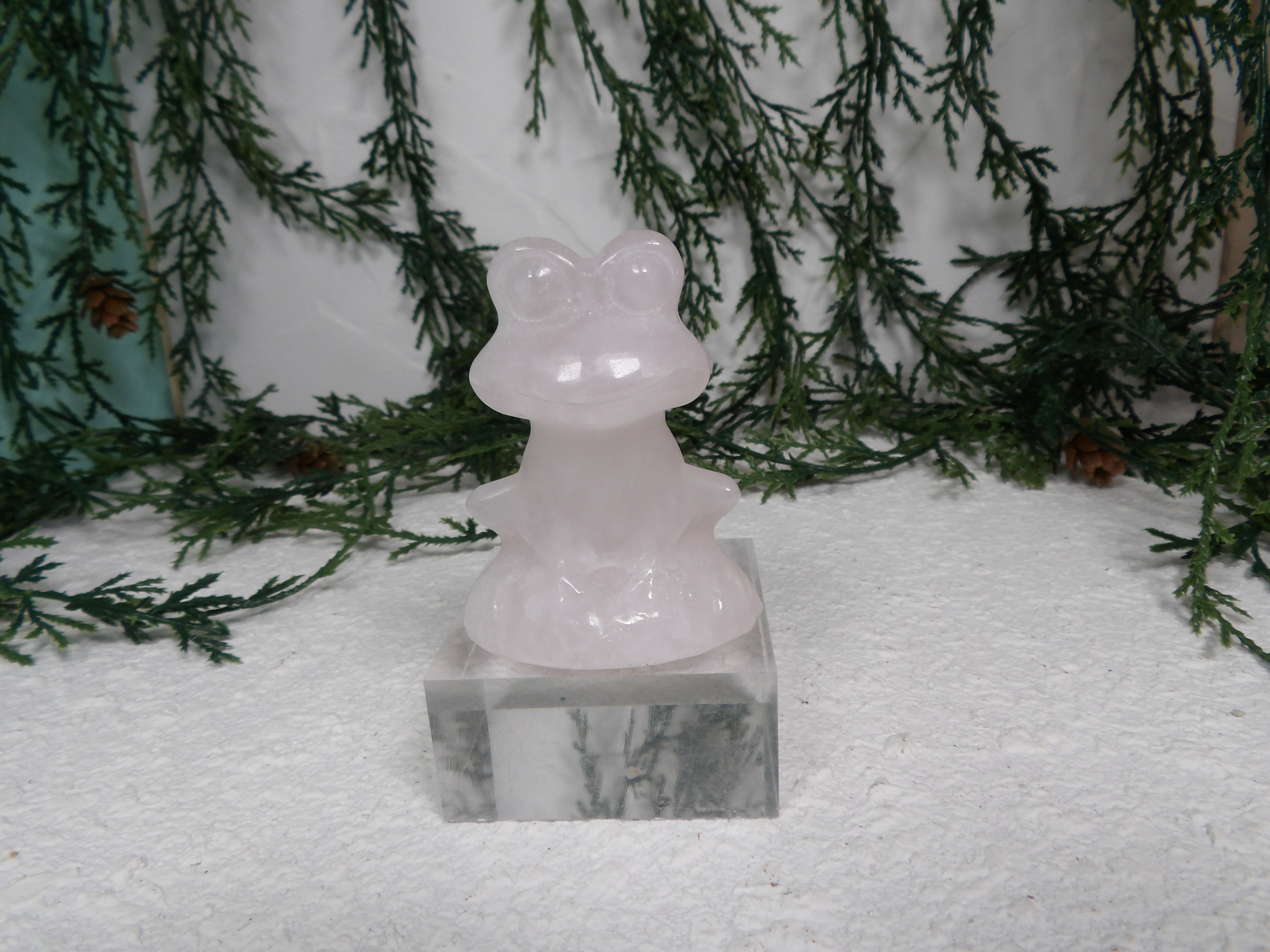 Rose Quartz Frog Carving