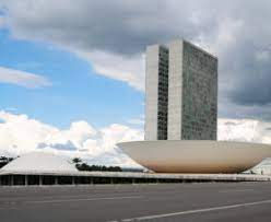 Congresso promulga emenda constitucional que isenta templos religiosos alugados de IPTU