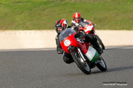 Vieille Moto sur circuit