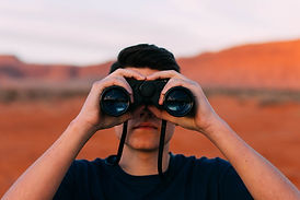 binoculars-1209011_1920.jpeg