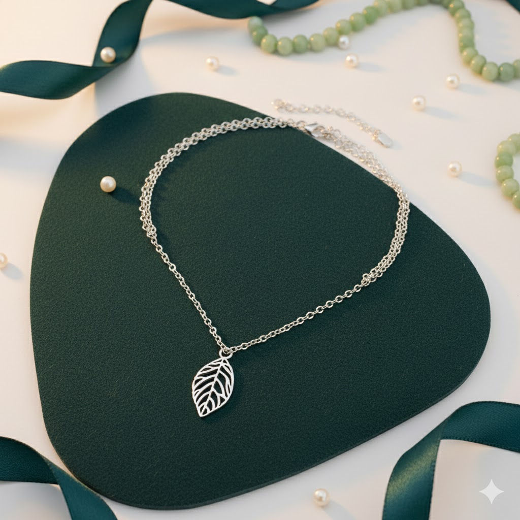 Vintage Hollowed-out Textured Leaves Necklace in Bronze & Silvery