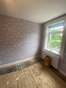 Wallpapering in Gourock