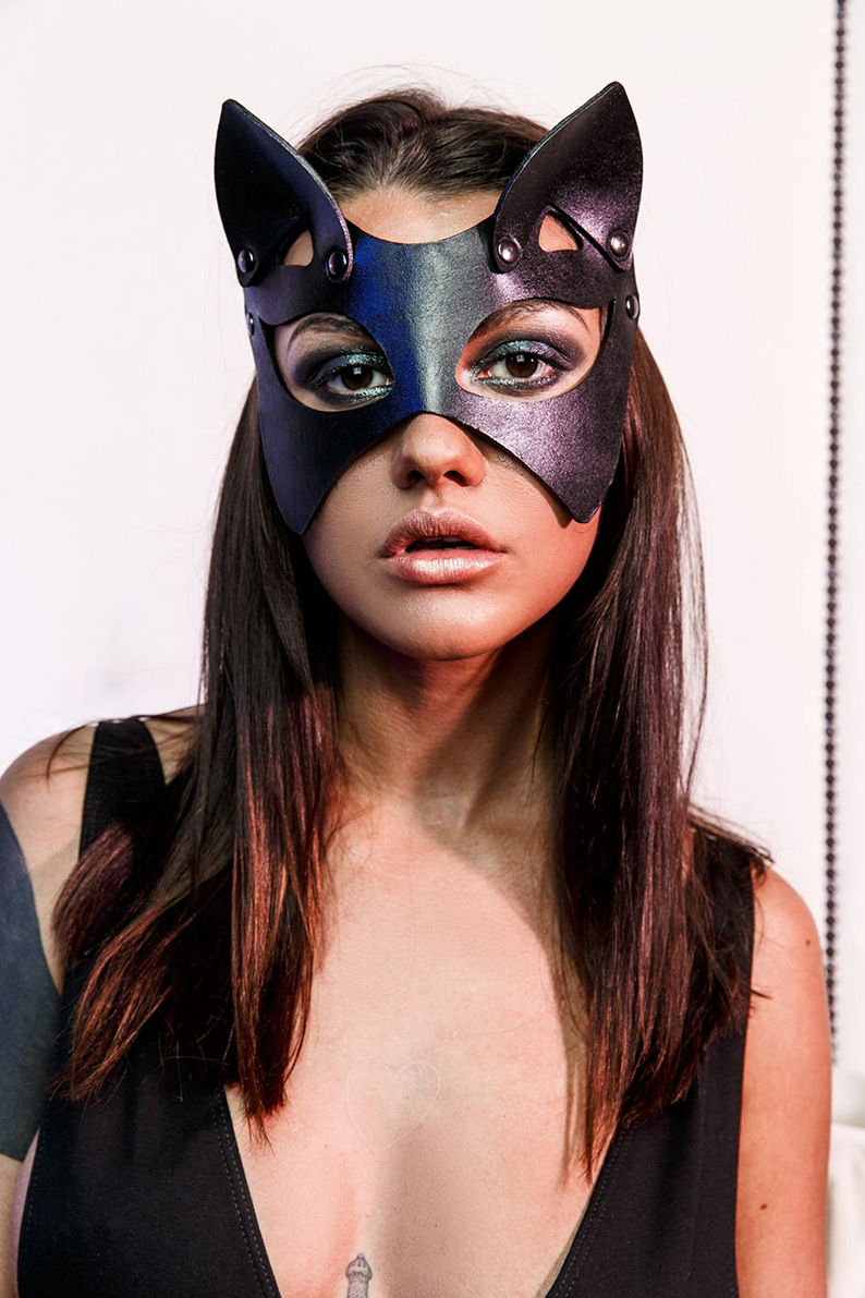 Thumbnail: Cat leather mask