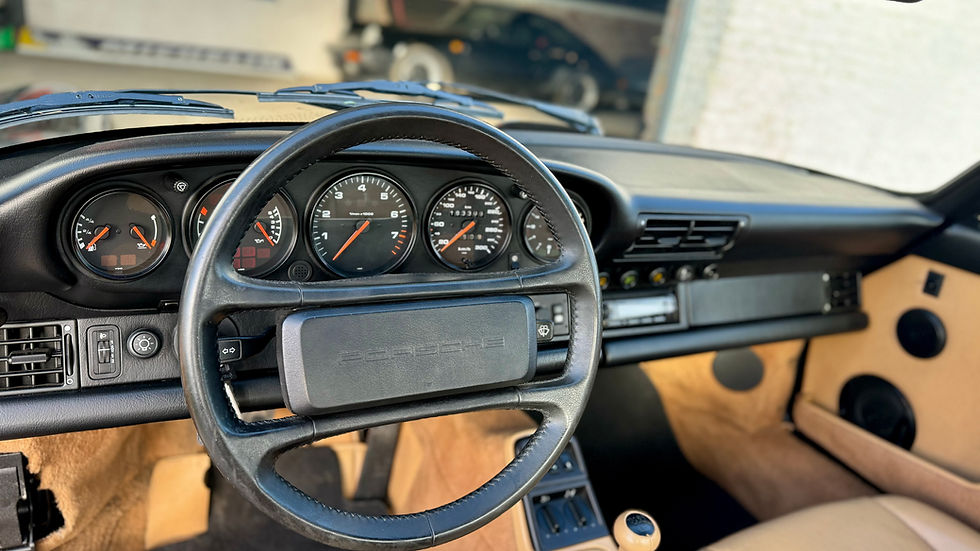Miniature : Porsche 911 type 964 Carrera 4 1990