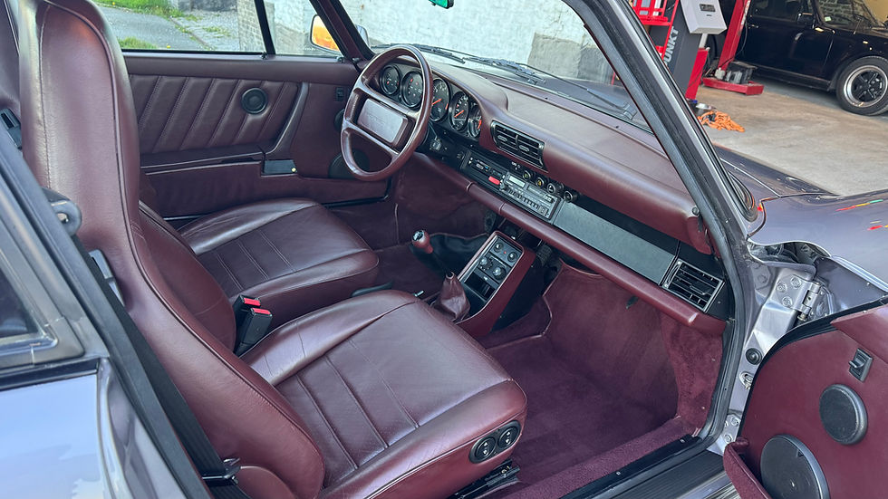 Miniature : Porsche 911 Carrera 3.2 G50 coupé 1988