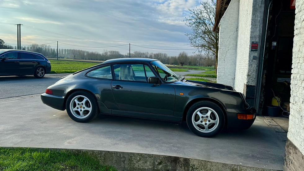 Miniature : Porsche 911 type 964 Carrera 4 1990