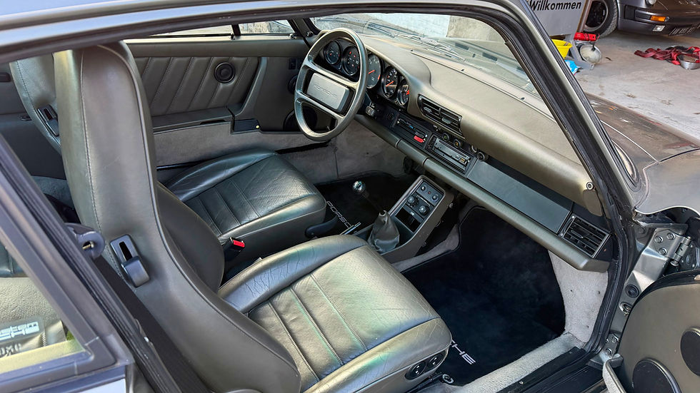 Miniature : Porsche 911 Carrera 3.2 G50 Coupé 1988