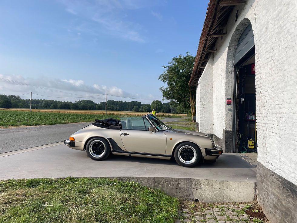 Miniature : Porsche 911 Carrera 3.2 Cabriolet 1986