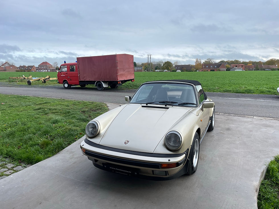 Miniature : Porsche 911 Carrera 3.2 Cabriolet 1984