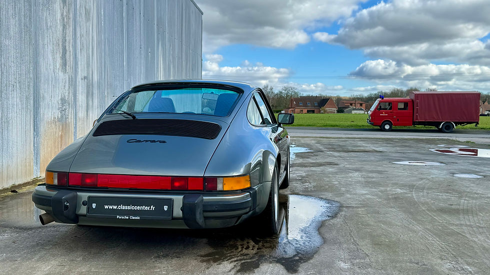 Miniature : Porsche 911 Carrera 3.2 1988