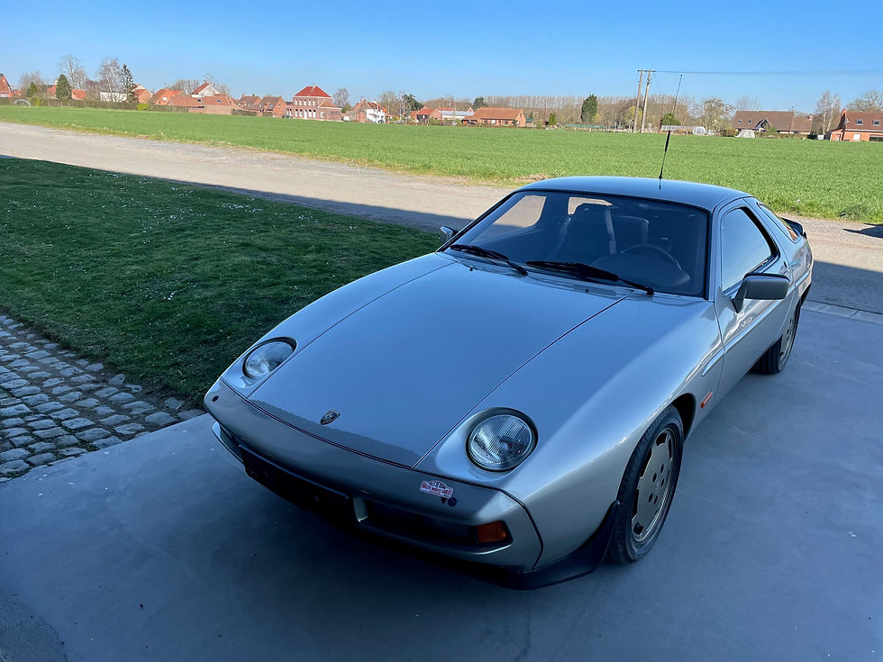 Miniature : Porsche 928 S  Boîte manuelle
