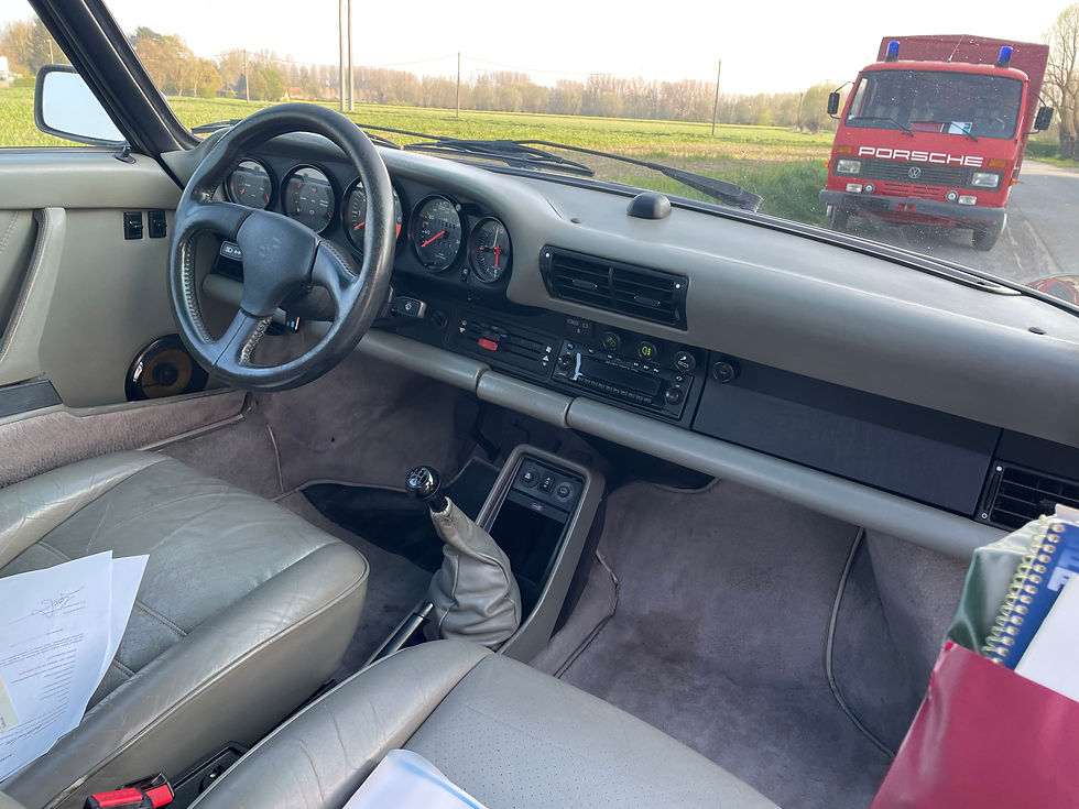 Miniature : Porsche 911 Carrera 3.2 Cabriolet 1986
