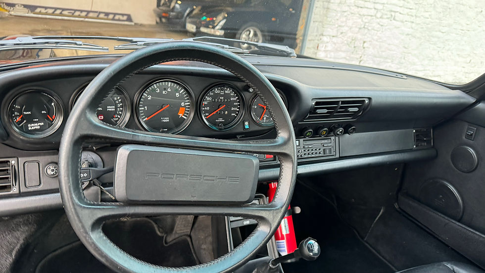 Miniature : Porsche 911 Carrera 3,2 G50 1988