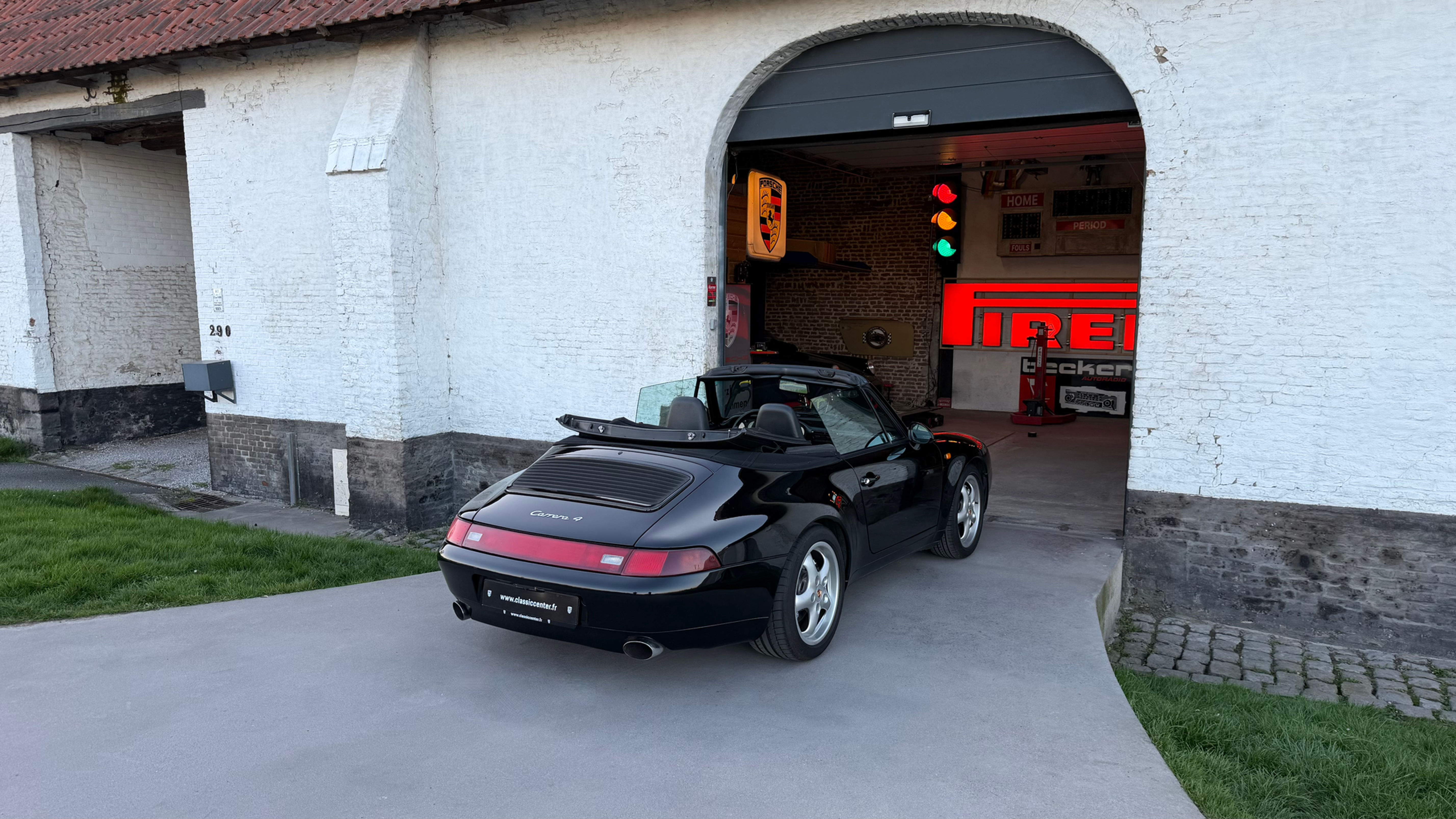 Porsche 911 Type 993 Carrera 4 Cabriolet 1995