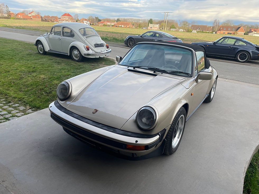 Miniature : Porsche 911 Carrera 3.2 Cabriolet 1986