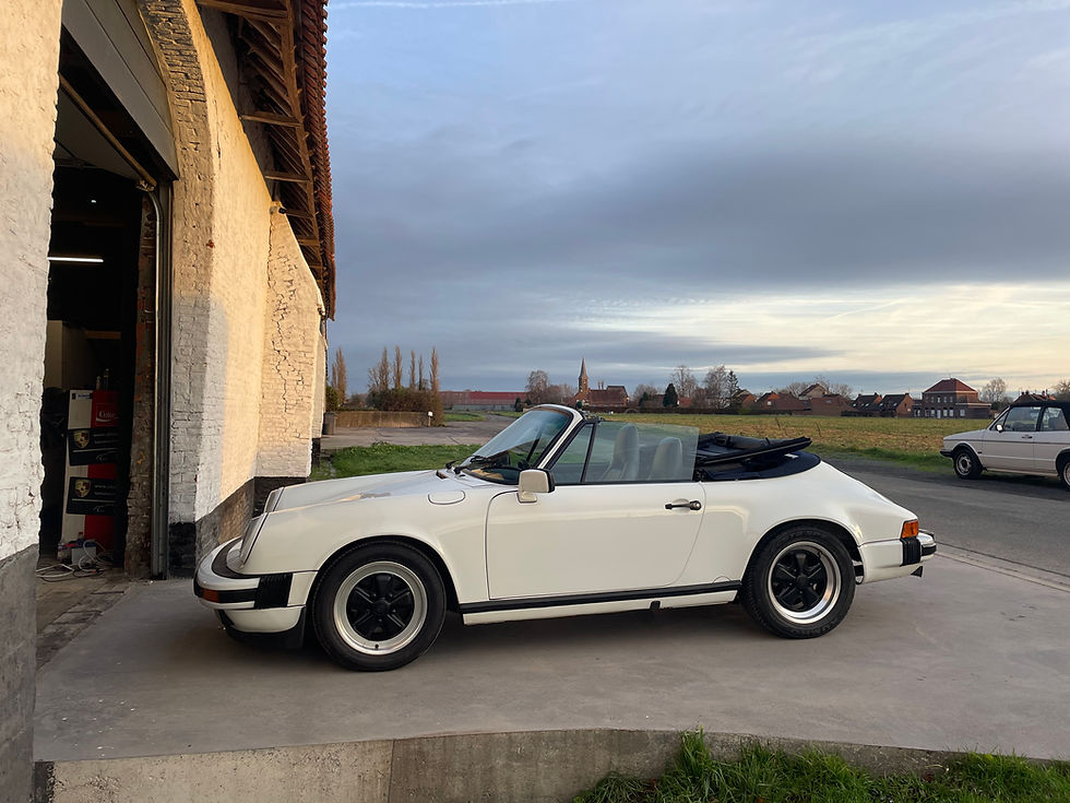 Miniature : Porsche 911 Carrera 3.2 Cabriolet G50 1988