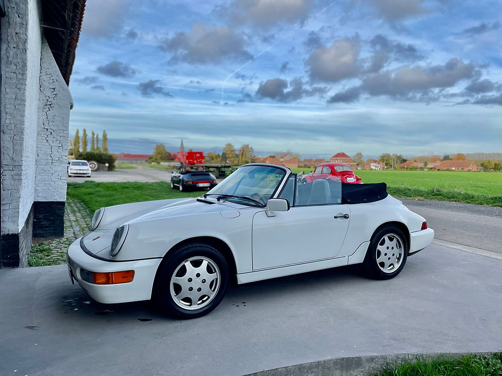 Miniature : Porsche 911 type 964 Cabriolet Carrera 4