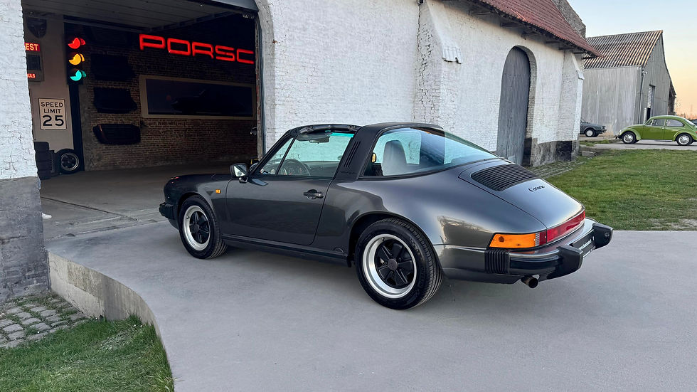 Miniature : Porsche 911 Carrera 3.2 Targa G50 1988