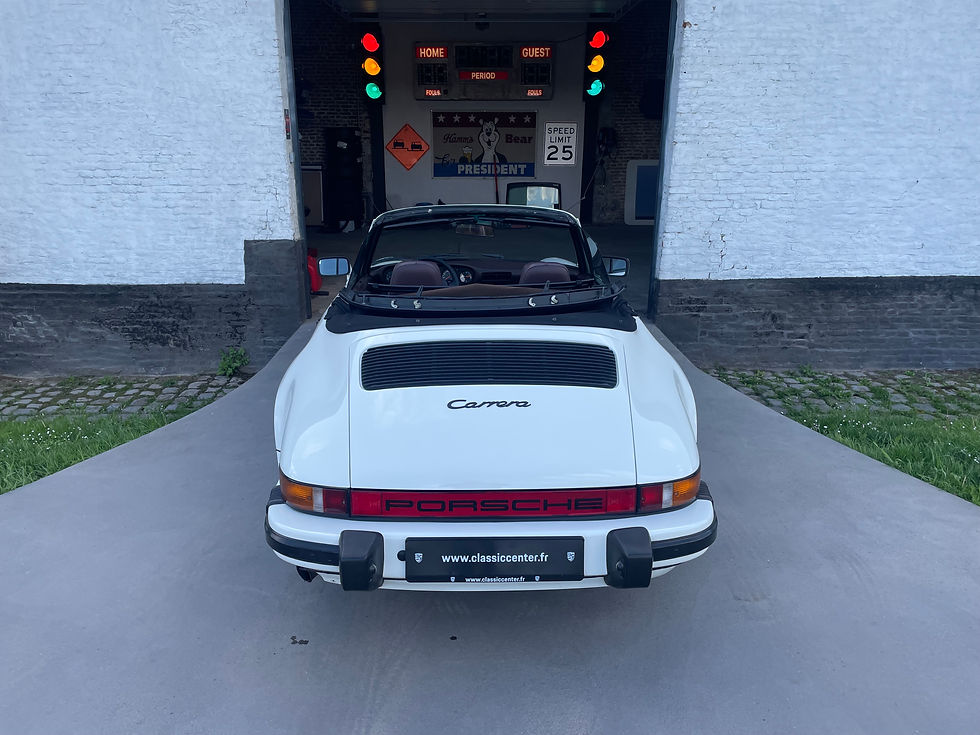 Miniature : Porsche 911 Carrera 3.2 Cabriolet 1984