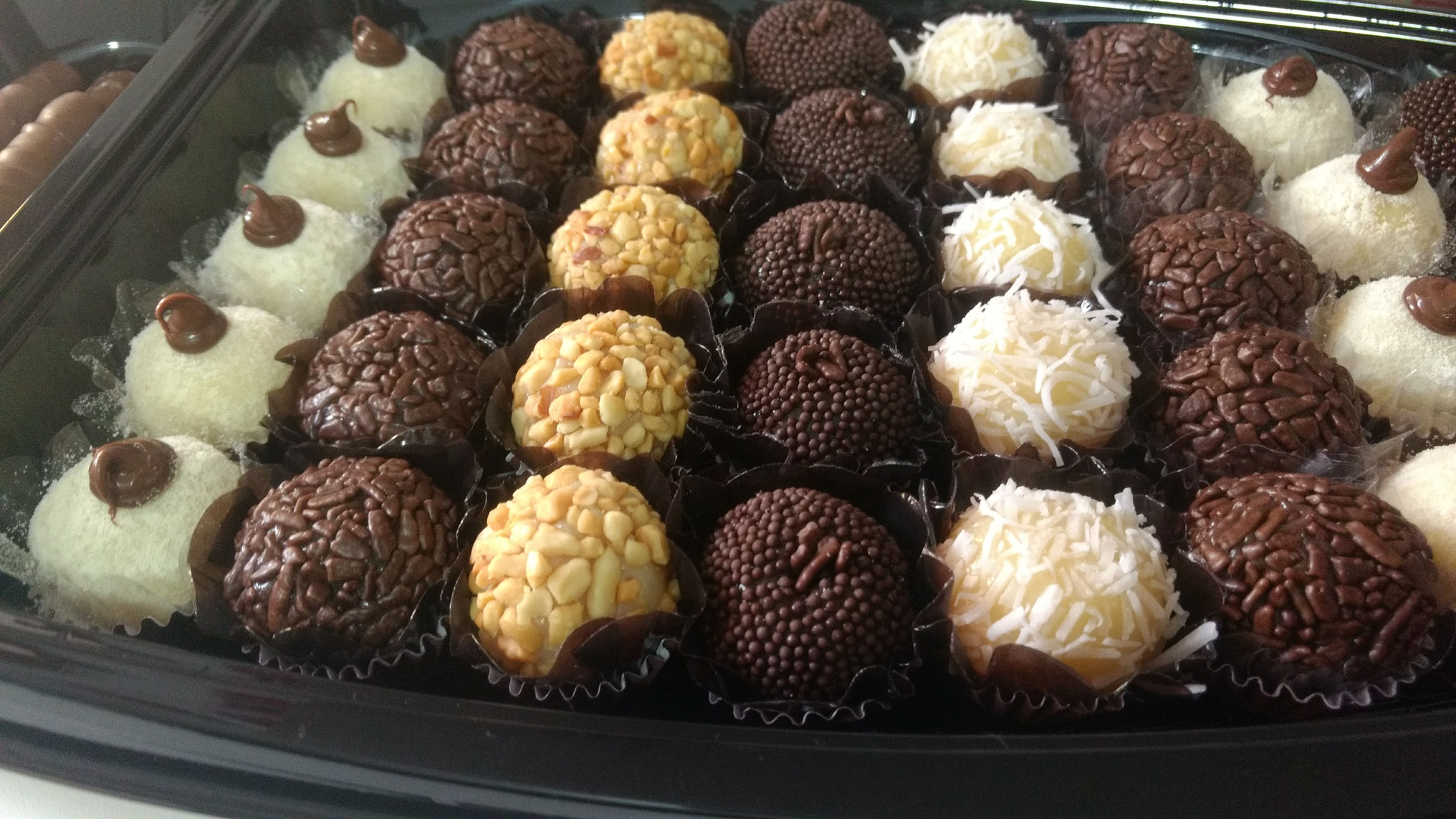 Cento Brigadeiros Gourmet