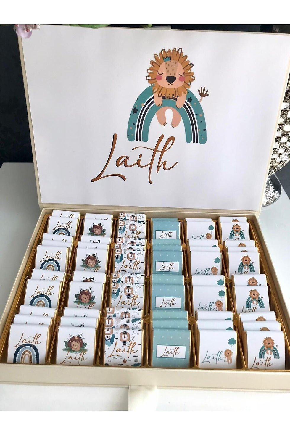 Lüks Kutulu İsme Özel Tasarımlı Kız-Erkek Bebek Çikolatası 60 Adet Dogum-Yaş Gün