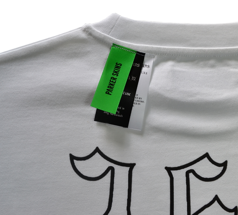 Miniaturbild: UNSEEN FOOTAGE: WHITE