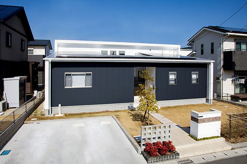 モノトーンの平屋住宅