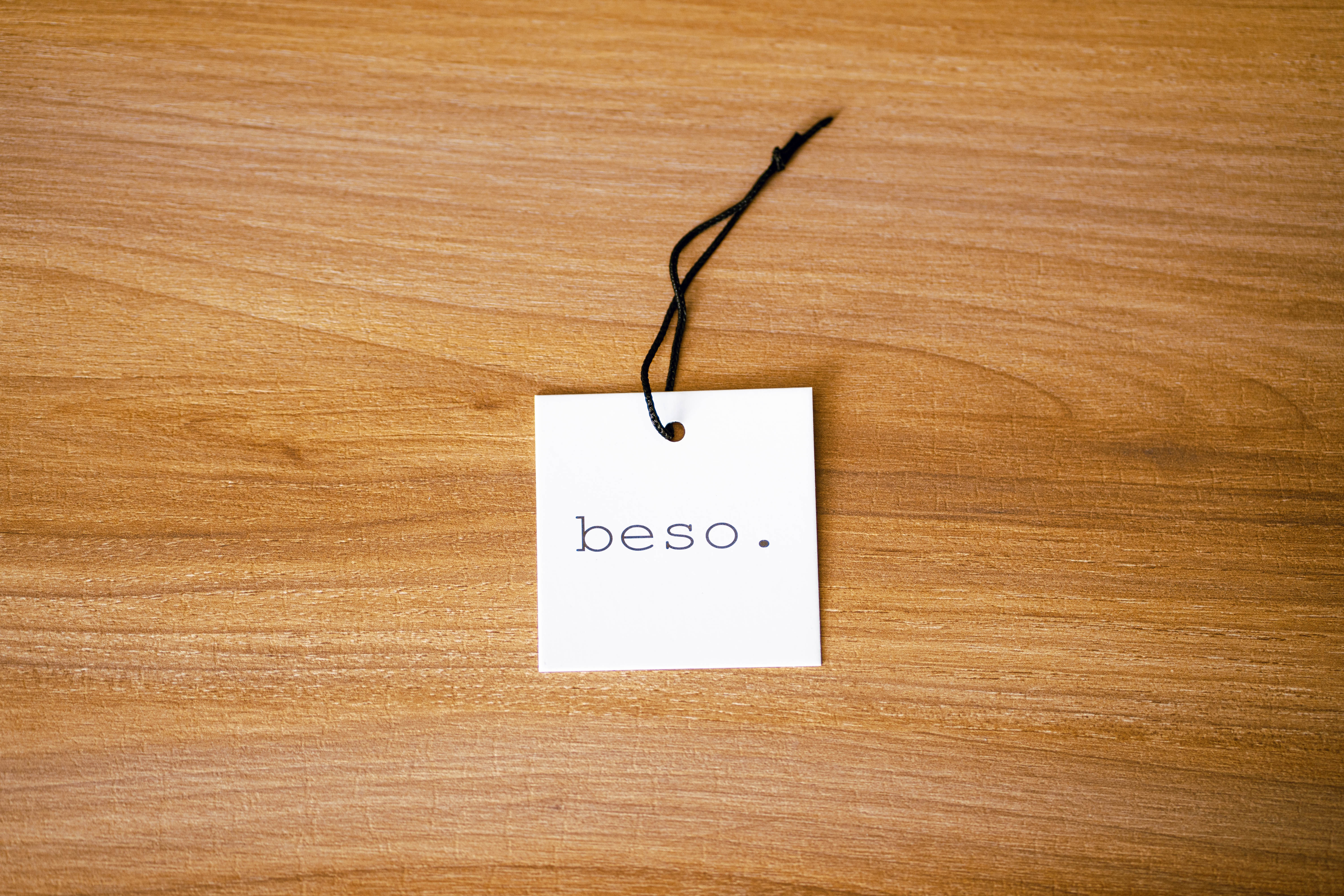 ETIQUETAS COLGANTES (600g) + HILO