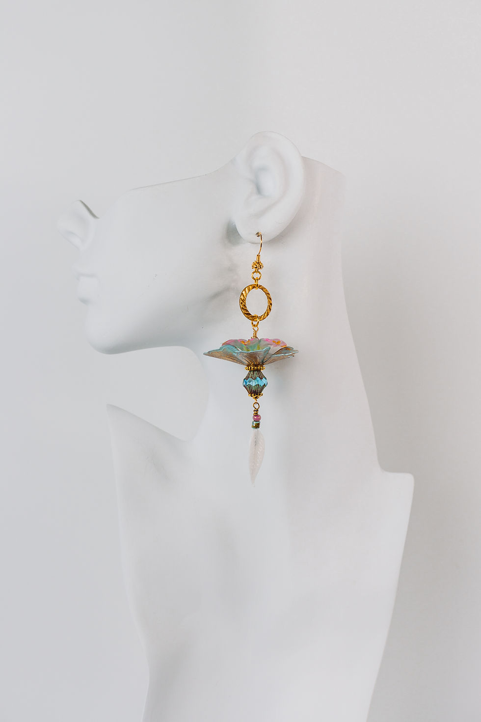 Thumbnail: Sweet-Hydrangea_Handmade_Earrings_Flowers_Leaves_Pink_Blue_Green_White_Gold